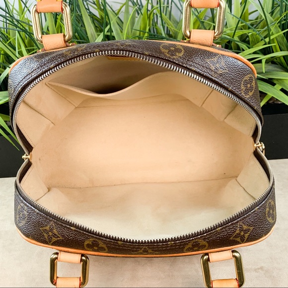 SOLD Louis Vuitton Manhattan PM Monogram - Picture 10 of 13